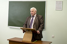 Декан ФГДиП Александр Петин